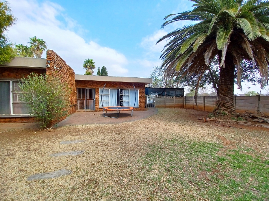 4 Bedroom Property for Sale in Vanderbijlpark Sw 2 Gauteng