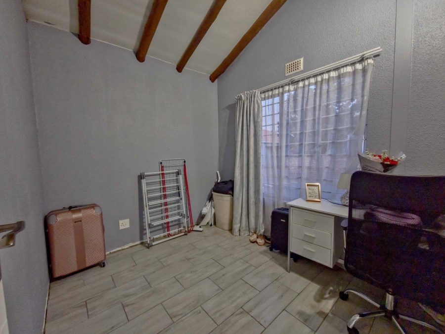 2 Bedroom Property for Sale in Eden Glen Gauteng