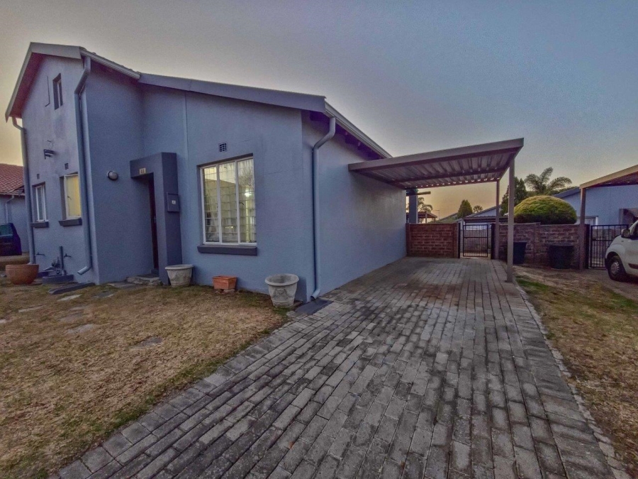 2 Bedroom Property for Sale in Eden Glen Gauteng