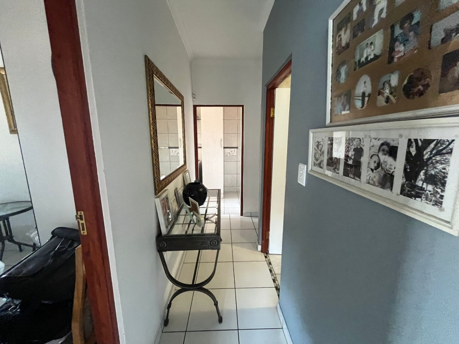 2 Bedroom Property for Sale in Oakdene Gauteng