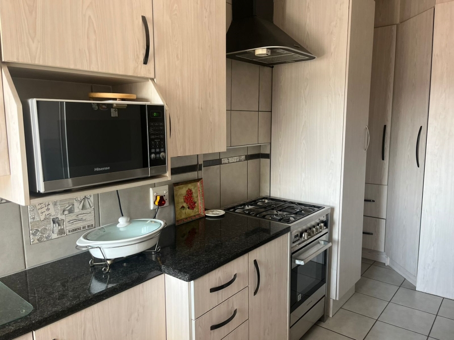 2 Bedroom Property for Sale in Oakdene Gauteng