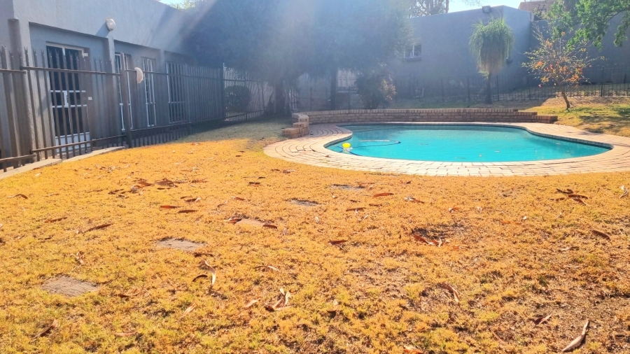 2 Bedroom Property for Sale in Halfway Gardens Gauteng