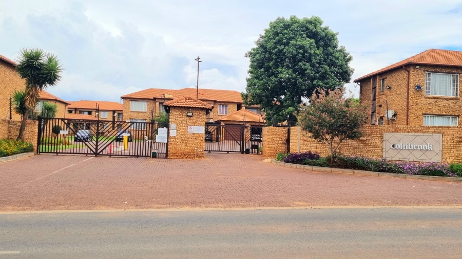 2 Bedroom Property for Sale in Erand Gardens Gauteng