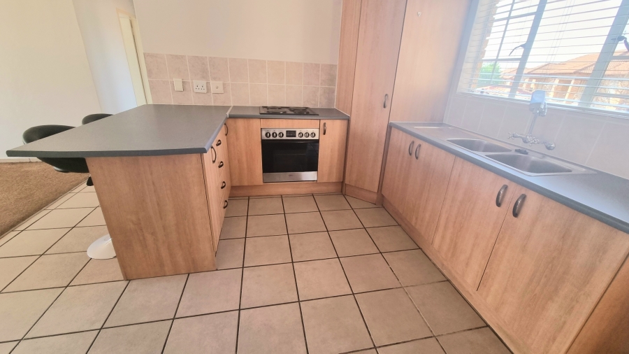 2 Bedroom Property for Sale in Erand Gardens Gauteng