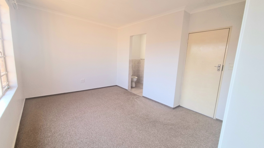 2 Bedroom Property for Sale in Erand Gardens Gauteng