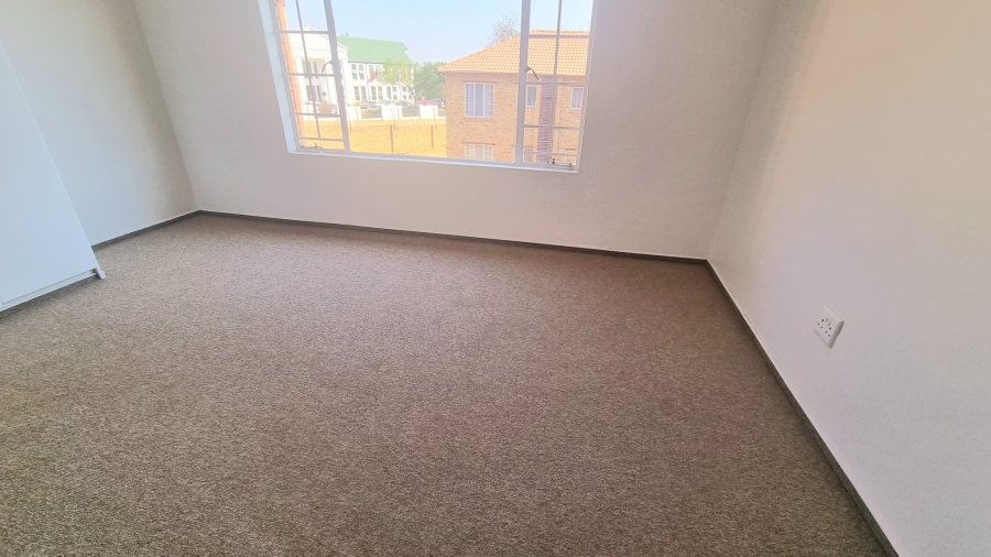 2 Bedroom Property for Sale in Erand Gardens Gauteng