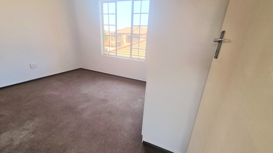 2 Bedroom Property for Sale in Erand Gardens Gauteng