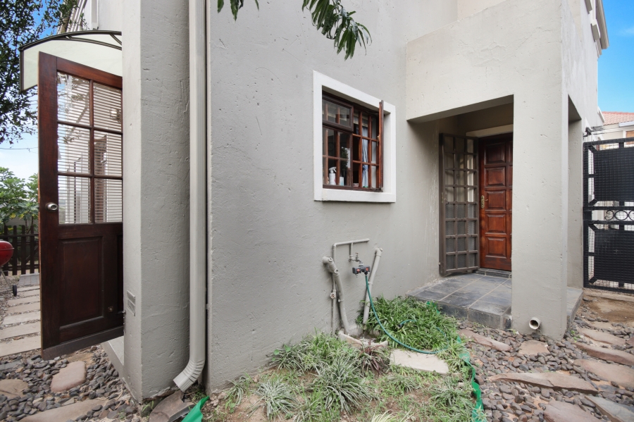 3 Bedroom Property for Sale in Barbeque Downs Gauteng