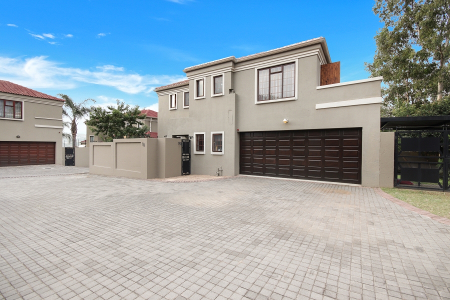 3 Bedroom Property for Sale in Barbeque Downs Gauteng