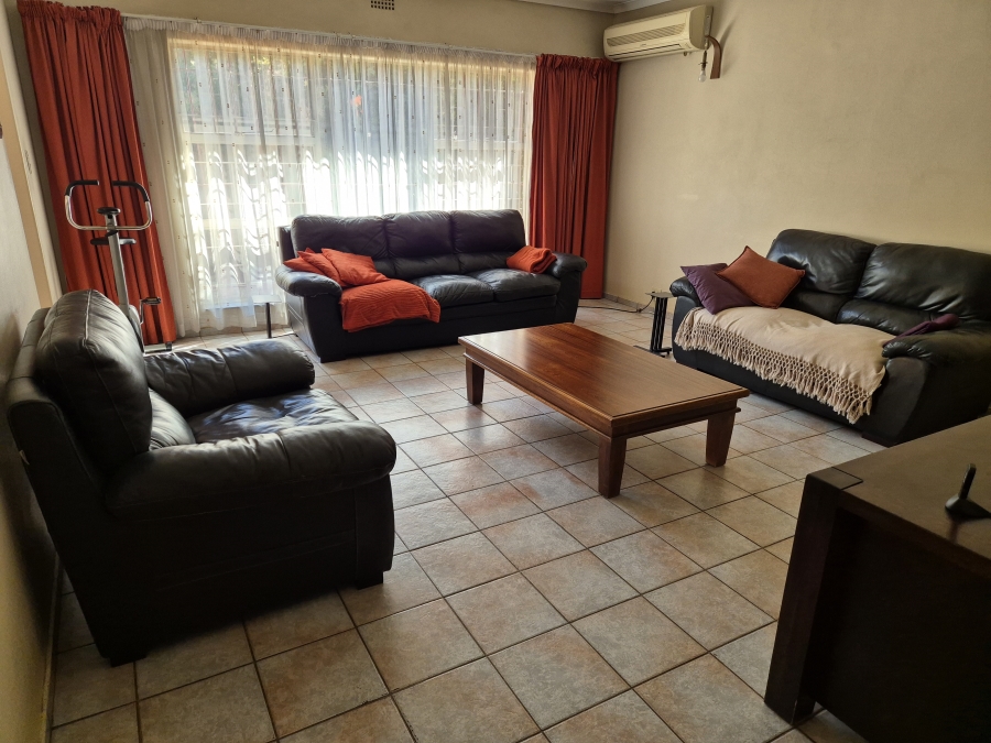 4 Bedroom Property for Sale in Wierda Park Gauteng