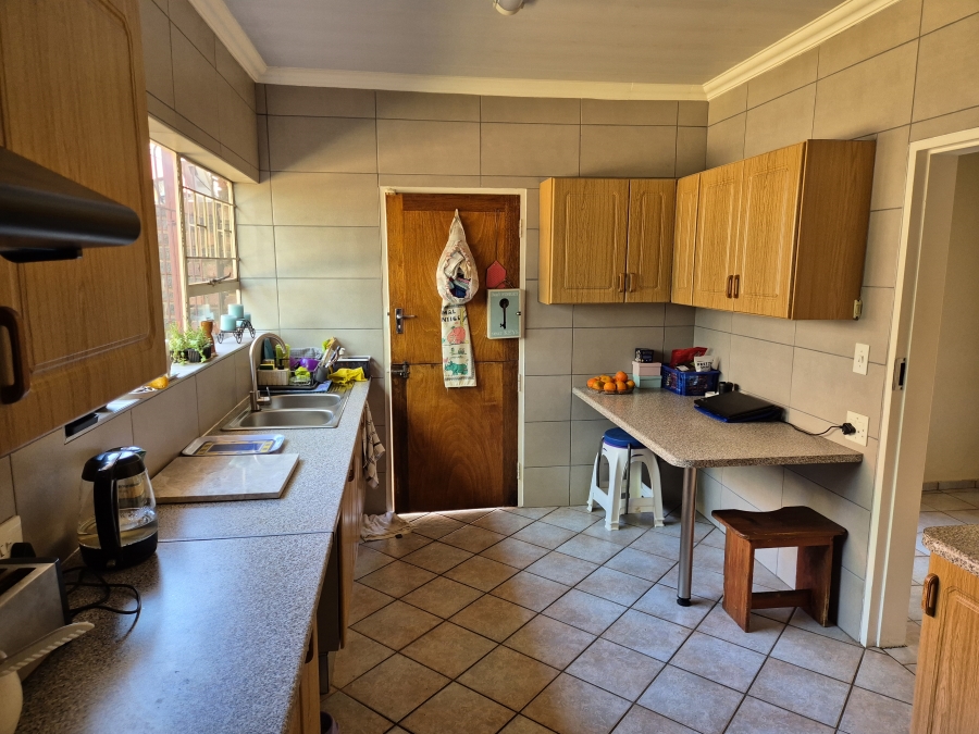 4 Bedroom Property for Sale in Wierda Park Gauteng