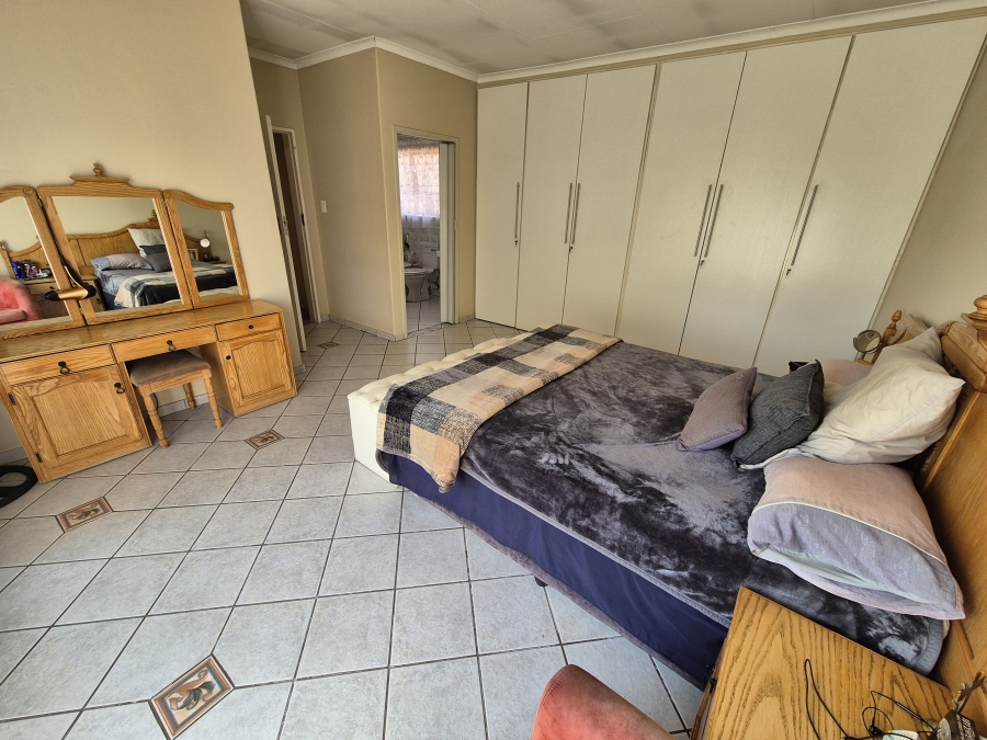 4 Bedroom Property for Sale in Wierda Park Gauteng