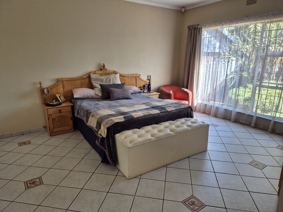 4 Bedroom Property for Sale in Wierda Park Gauteng