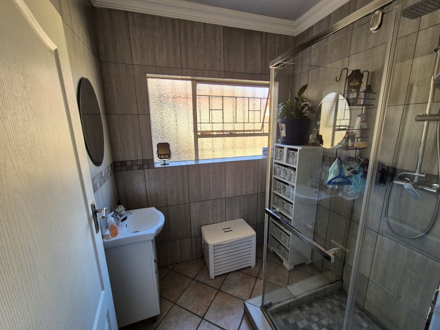 4 Bedroom Property for Sale in Wierda Park Gauteng