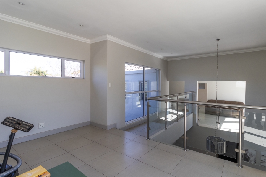 To Let 4 Bedroom Property for Rent in Centurion Golf Estate Gauteng