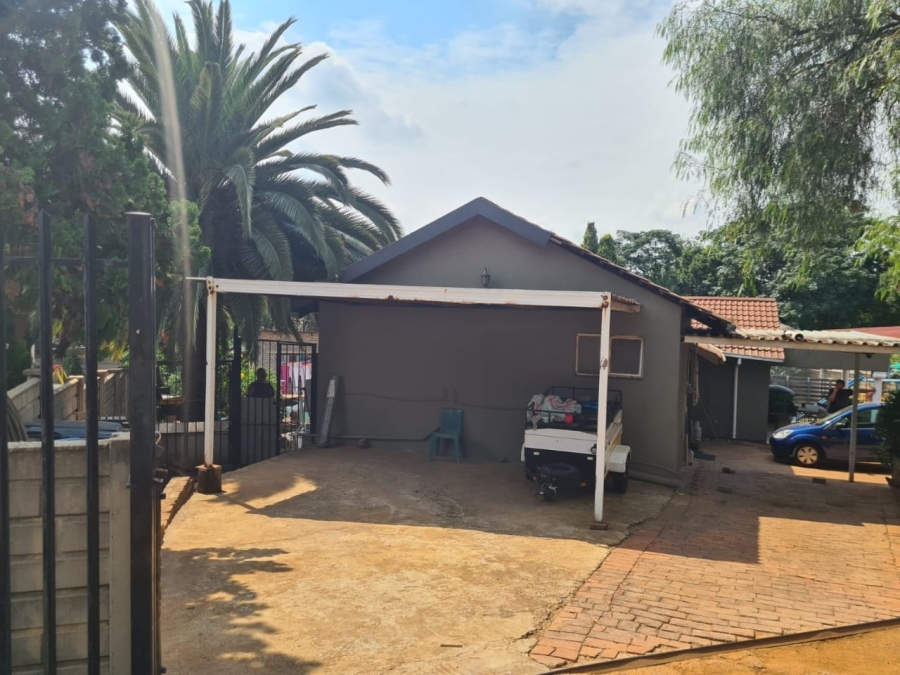 4 Bedroom Property for Sale in Heuweloord Gauteng