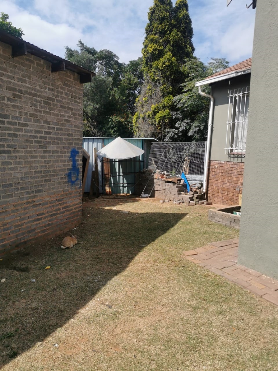 4 Bedroom Property for Sale in Heuweloord Gauteng