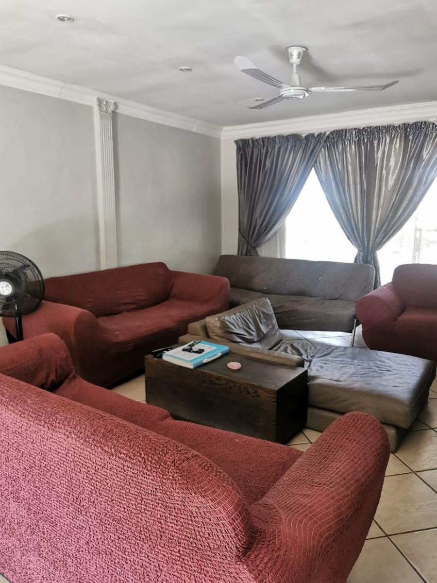 4 Bedroom Property for Sale in Heuweloord Gauteng