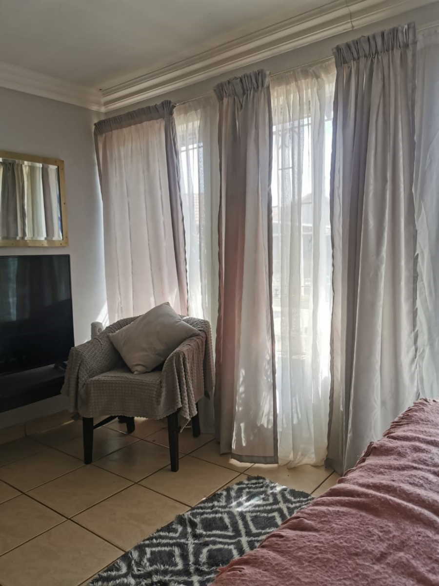 4 Bedroom Property for Sale in Heuweloord Gauteng