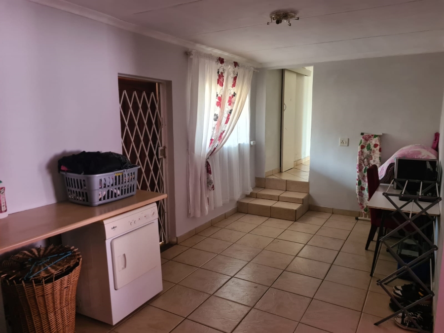 4 Bedroom Property for Sale in Heuweloord Gauteng