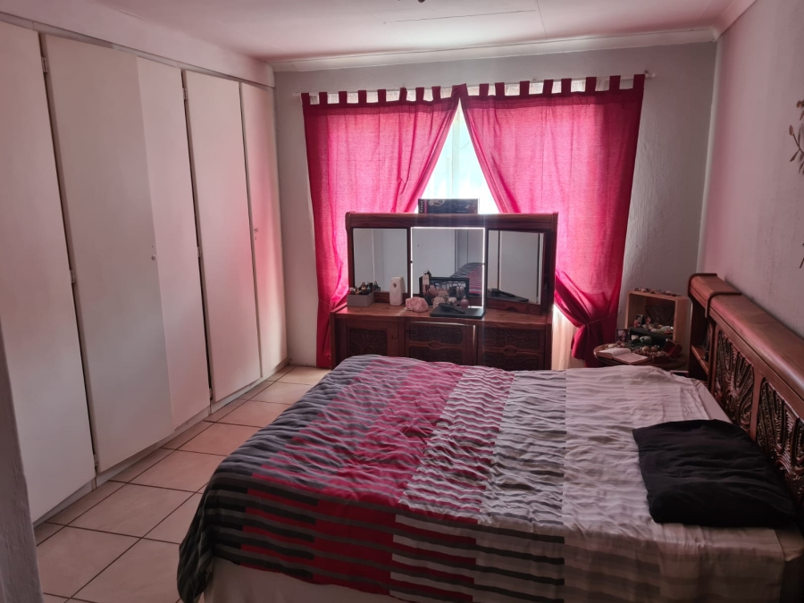 4 Bedroom Property for Sale in Heuweloord Gauteng