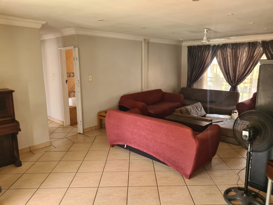 4 Bedroom Property for Sale in Heuweloord Gauteng