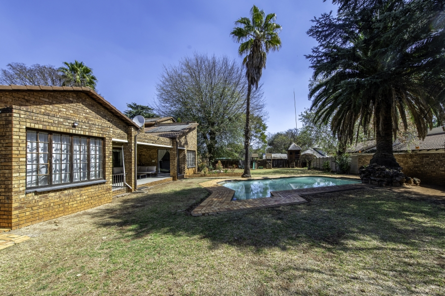 3 Bedroom Property for Sale in Buccleuch Gauteng