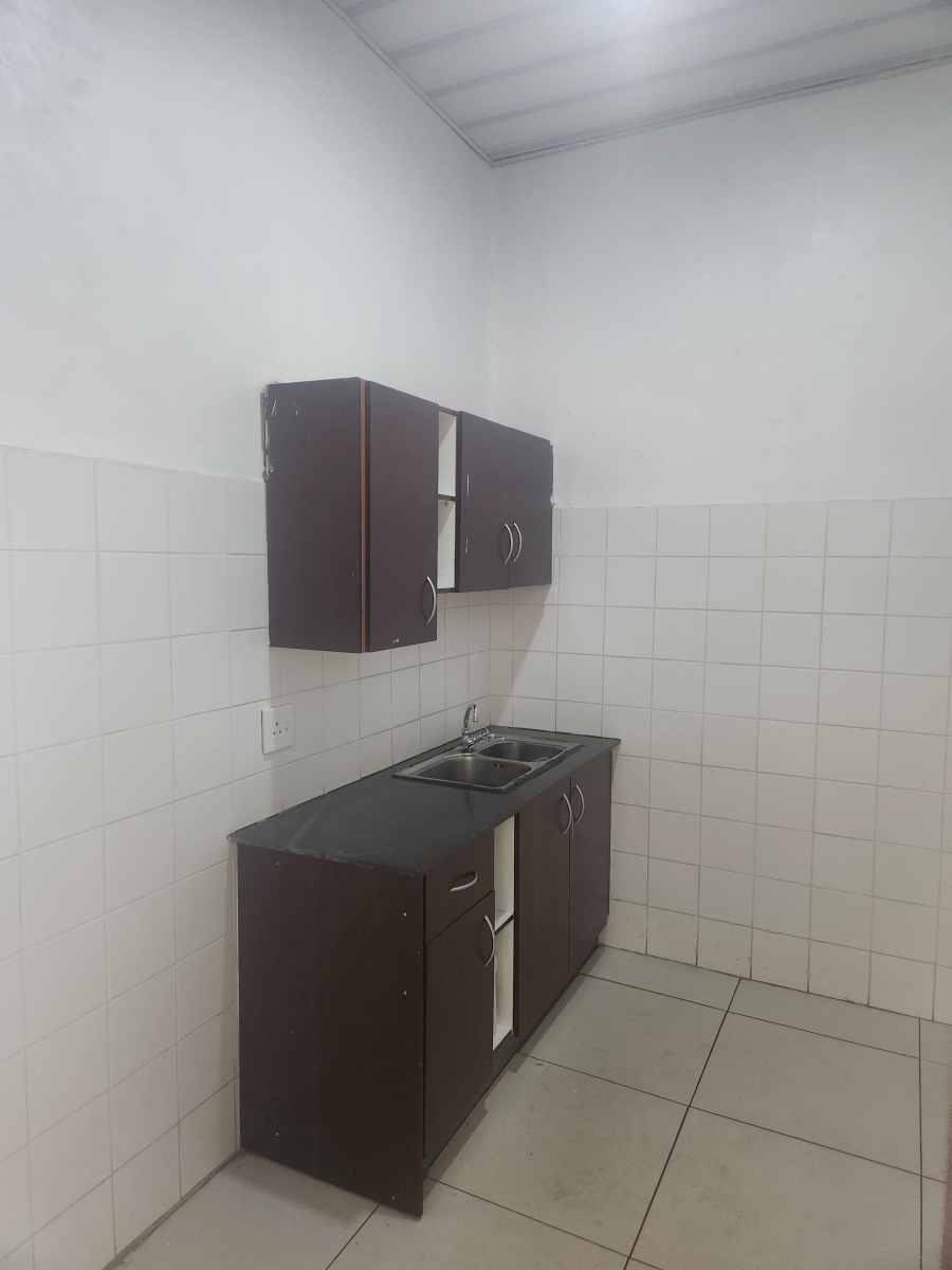 To Let commercial Property for Rent in Halfway House Gauteng