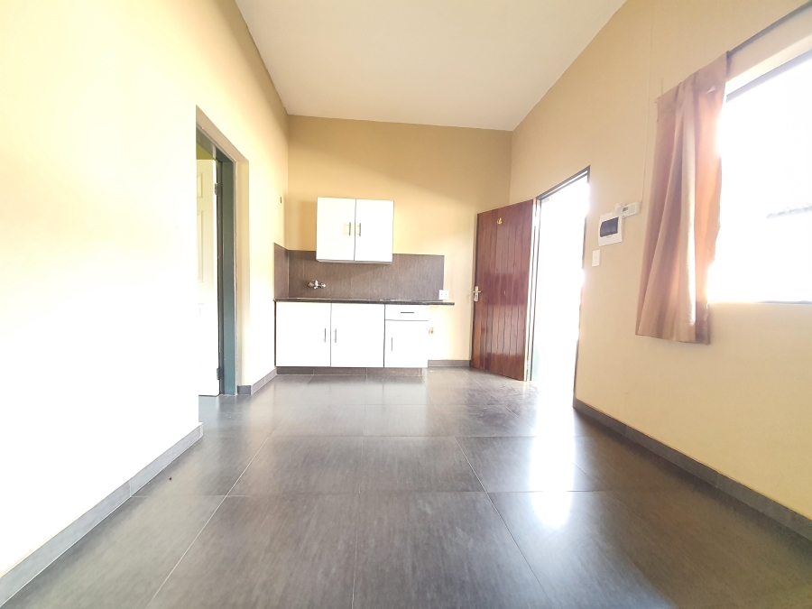 To Let 1 Bedroom Property for Rent in Dunnottar Gauteng