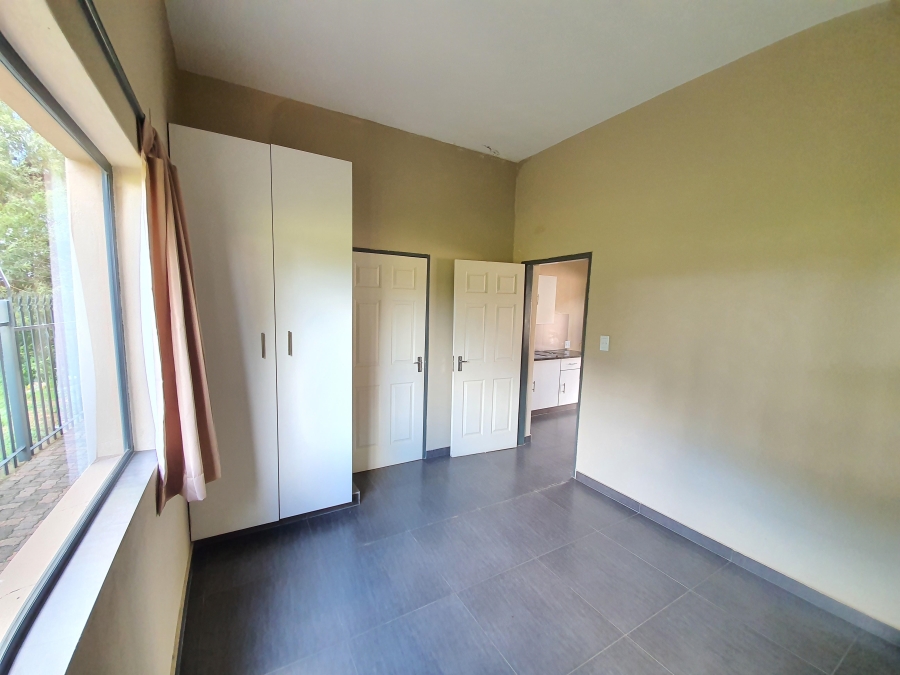 To Let 1 Bedroom Property for Rent in Dunnottar Gauteng