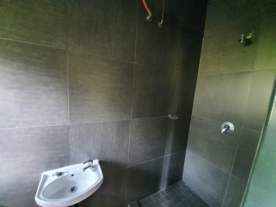 To Let 1 Bedroom Property for Rent in Dunnottar Gauteng