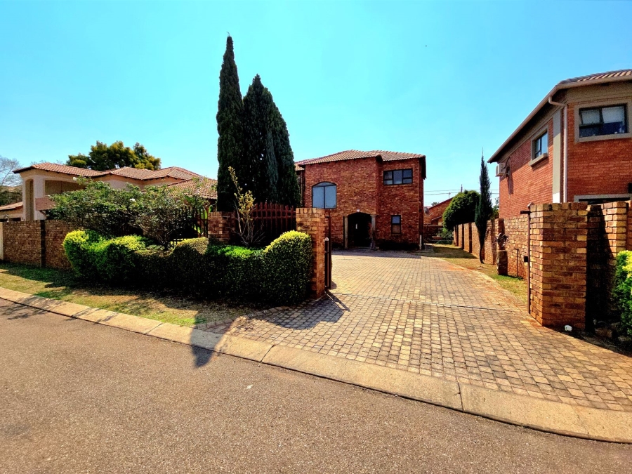 4 Bedroom Property for Sale in Green Acres Estate Gauteng