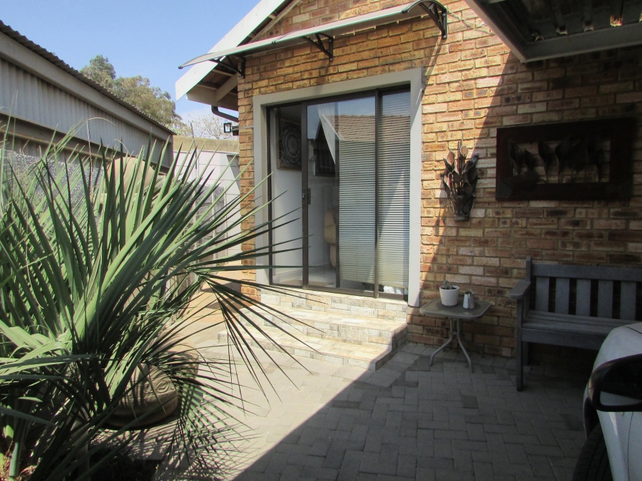 2 Bedroom Property for Sale in Greenhills Gauteng