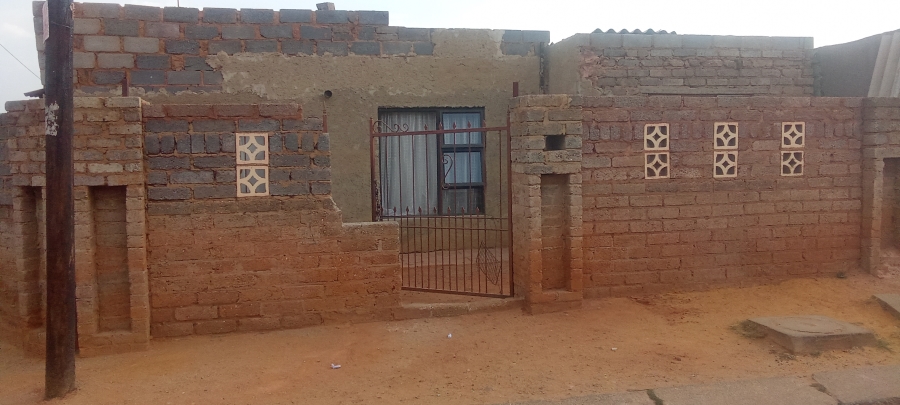 2 Bedroom Property for Sale in Chiawelo Gauteng