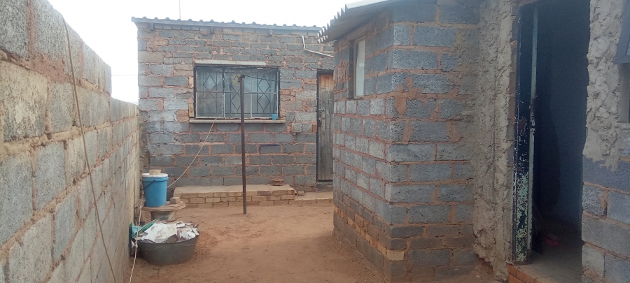 2 Bedroom Property for Sale in Chiawelo Gauteng