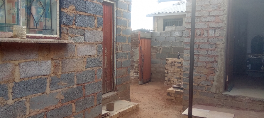 2 Bedroom Property for Sale in Chiawelo Gauteng