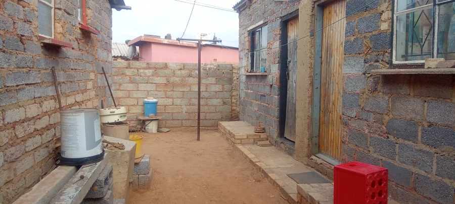 2 Bedroom Property for Sale in Chiawelo Gauteng