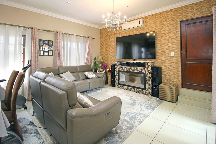 3 Bedroom Property for Sale in Broadacres Gauteng