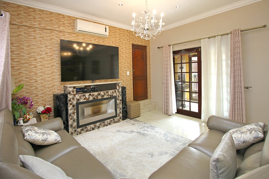 3 Bedroom Property for Sale in Broadacres Gauteng