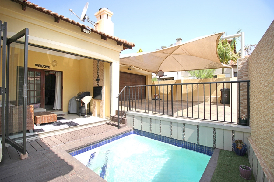 3 Bedroom Property for Sale in Broadacres Gauteng