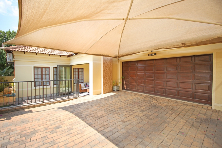 3 Bedroom Property for Sale in Broadacres Gauteng