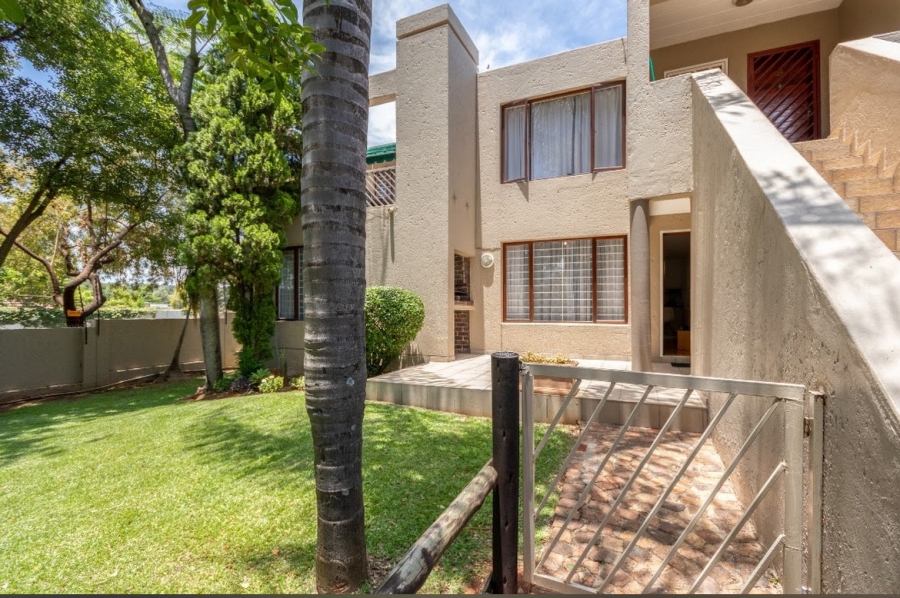 2 Bedroom Property for Sale in Morningside Manor Gauteng