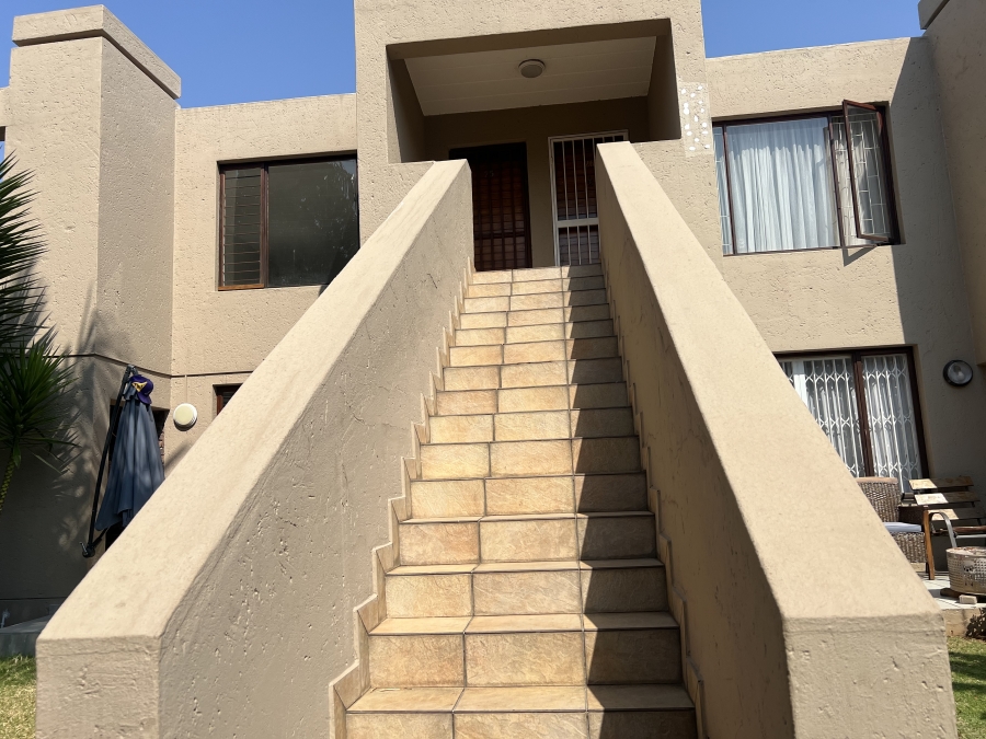 2 Bedroom Property for Sale in Morningside Manor Gauteng