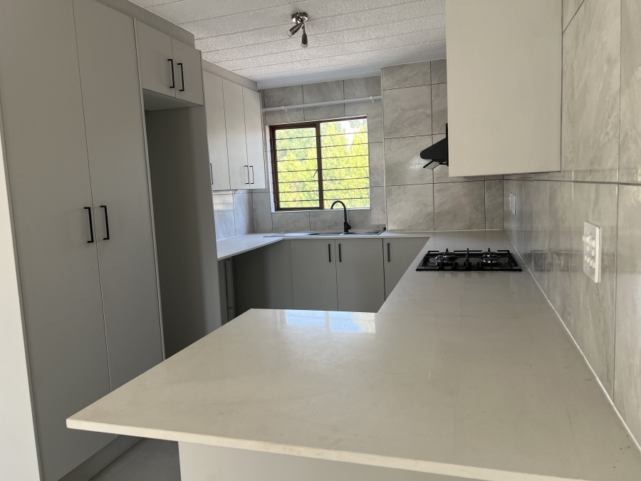 2 Bedroom Property for Sale in Morningside Manor Gauteng