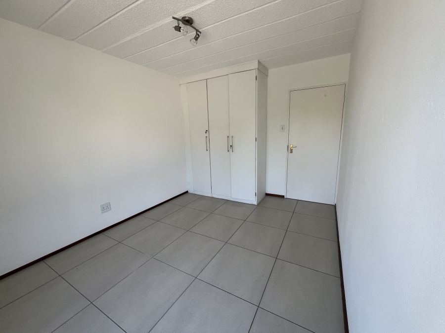 2 Bedroom Property for Sale in Morningside Manor Gauteng