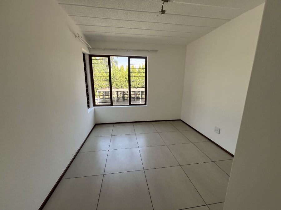 2 Bedroom Property for Sale in Morningside Manor Gauteng