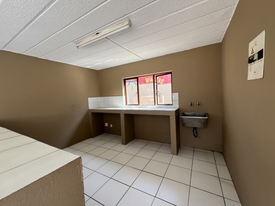 2 Bedroom Property for Sale in Morningside Manor Gauteng