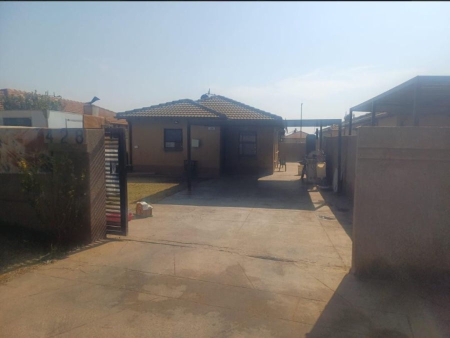 3 Bedroom Property for Sale in Klippoortje Gauteng