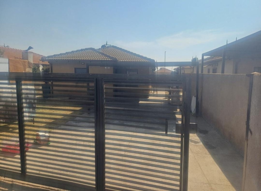 3 Bedroom Property for Sale in Klippoortje Gauteng