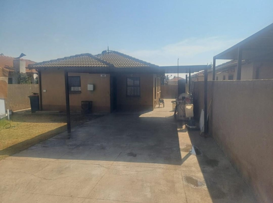 3 Bedroom Property for Sale in Klippoortje Gauteng